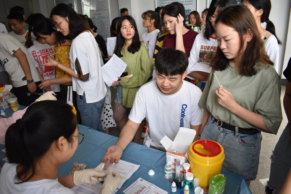 说明: E:\活动图片\2019年\6月\献血\DSC_0005.JPG